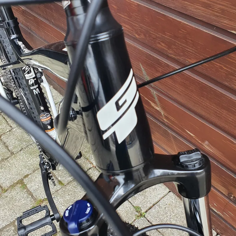 2021 GT Avalanche Comp Mountain Bike in Black